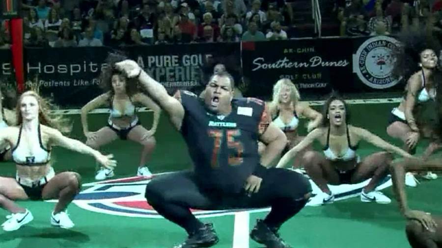 Watch this 'football player's&#x27 awesome dance with cheerleaders		Play Video