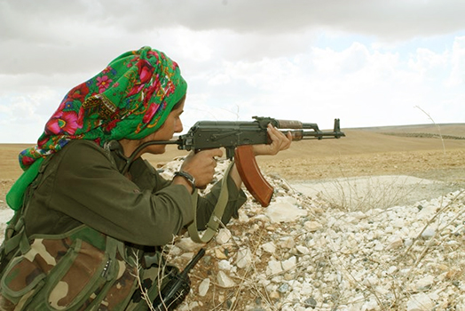 YPJ resistance fighter Rojava