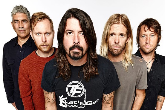 1000 musicians play Foo Fighters song