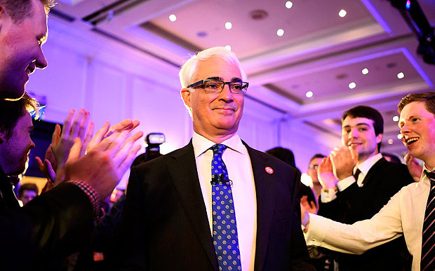 Supporters from the'No Campaign applaud Alistair Darling in Glasgow