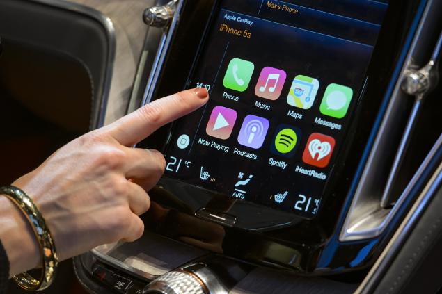 Apple’s Car Play software has made its way into new vehicles in 2015 but if recent reports are to be believed the tech giant could have more to do with your future ride than just the infotainment system