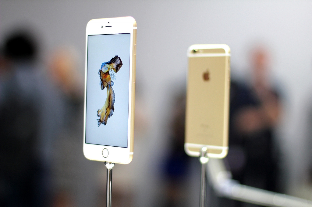 Thinking about buying a new iPhone? Read this first