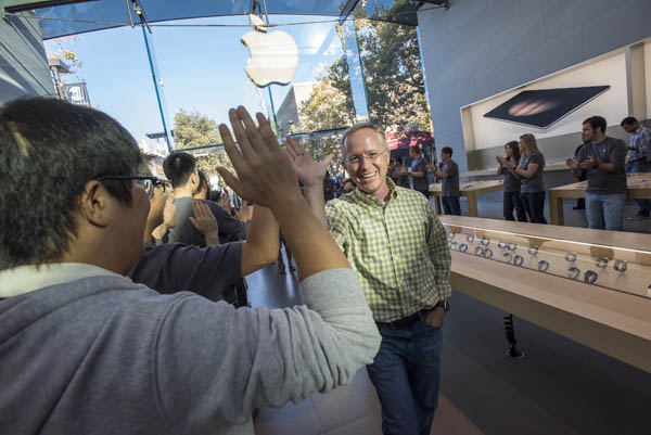 Apple Sells 13 Million Phones During Launch Weekend