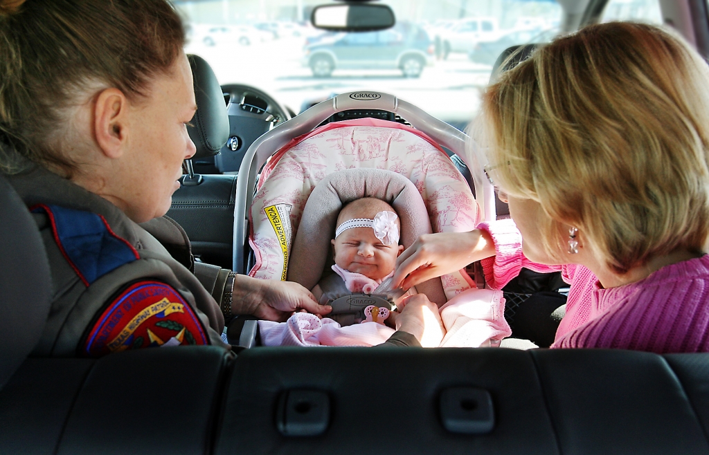 As part of Child Passenger Safety Week Safe Kids Austin sponsored a free child car seat inspection. 2007 Ralph Barrera  American-Statesman