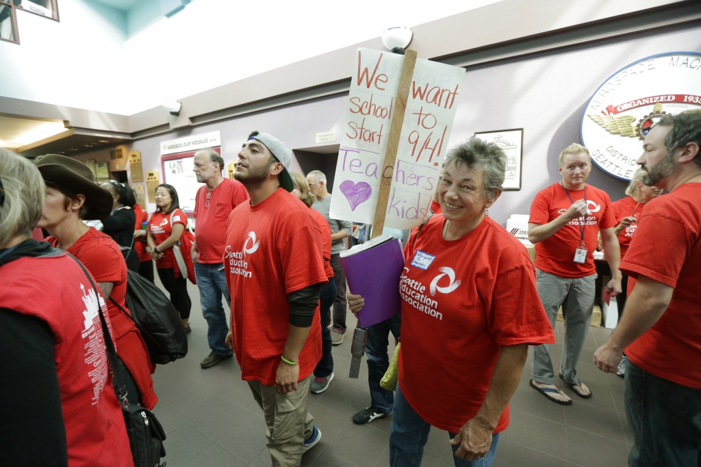 Striking Seattle teachers to return to classroom