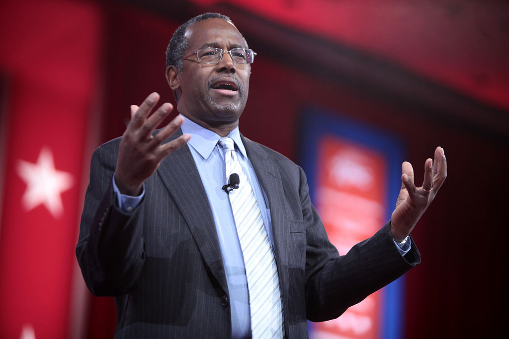 Republican candidate Carson says Muslims unfit to be U.S. president