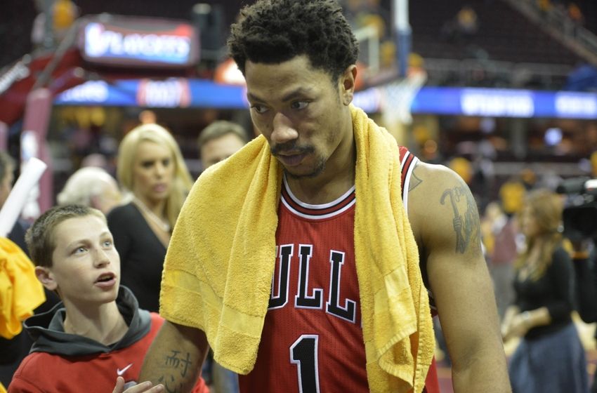 Fred Hoiberg Says There's No Timetable for Derrick Rose's Return After Facial Surgery