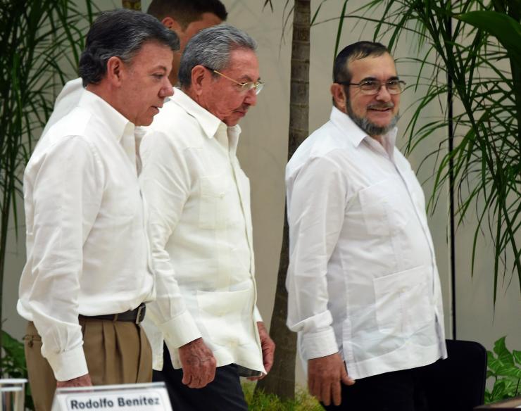 Colombia's president traveling to Cuba to promote peace