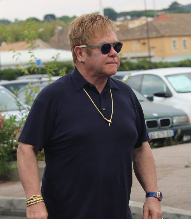 Elton John: Putin called me to talk about gay rights