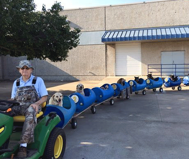 Eugene Bostick and his dog-train in Texas