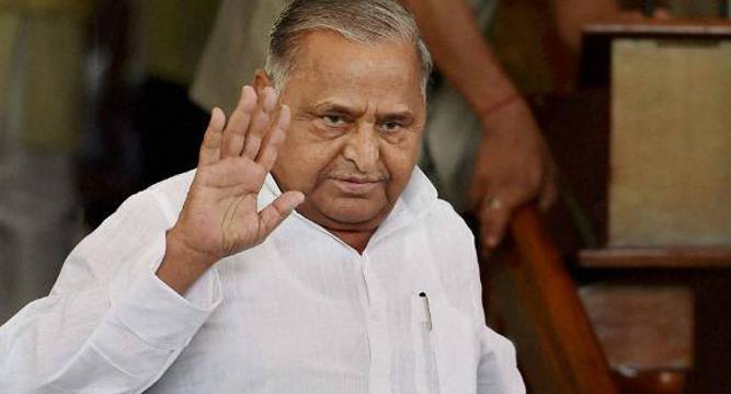 Court orders filing of FIR against Mulayam