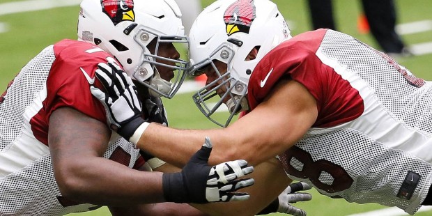 Cardinals release P Zastudil, LB Alexander, nine others