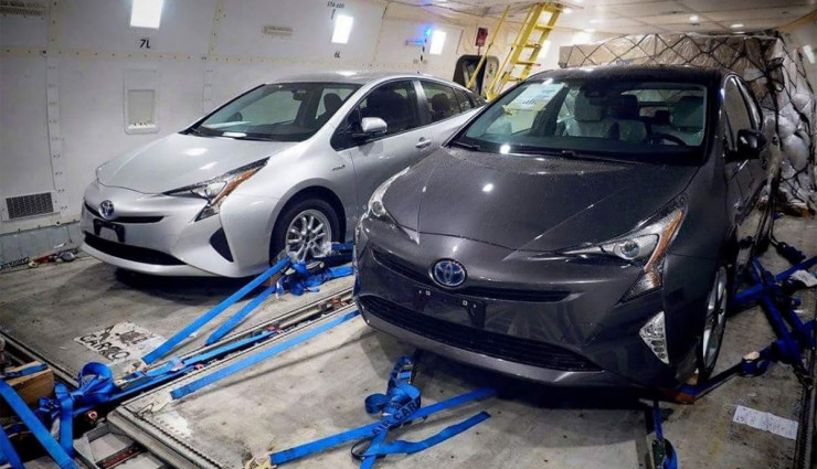 More 2016 Toyota Prius spy shots surface