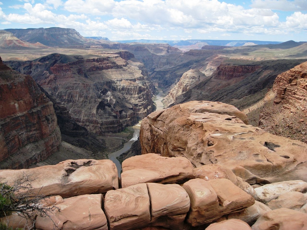 Take a Look at Lost and Found Footage of Grand Canyon From Space