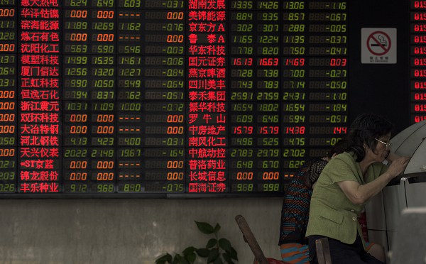 Shanghai Composite widens losses to 3% as US futures tank