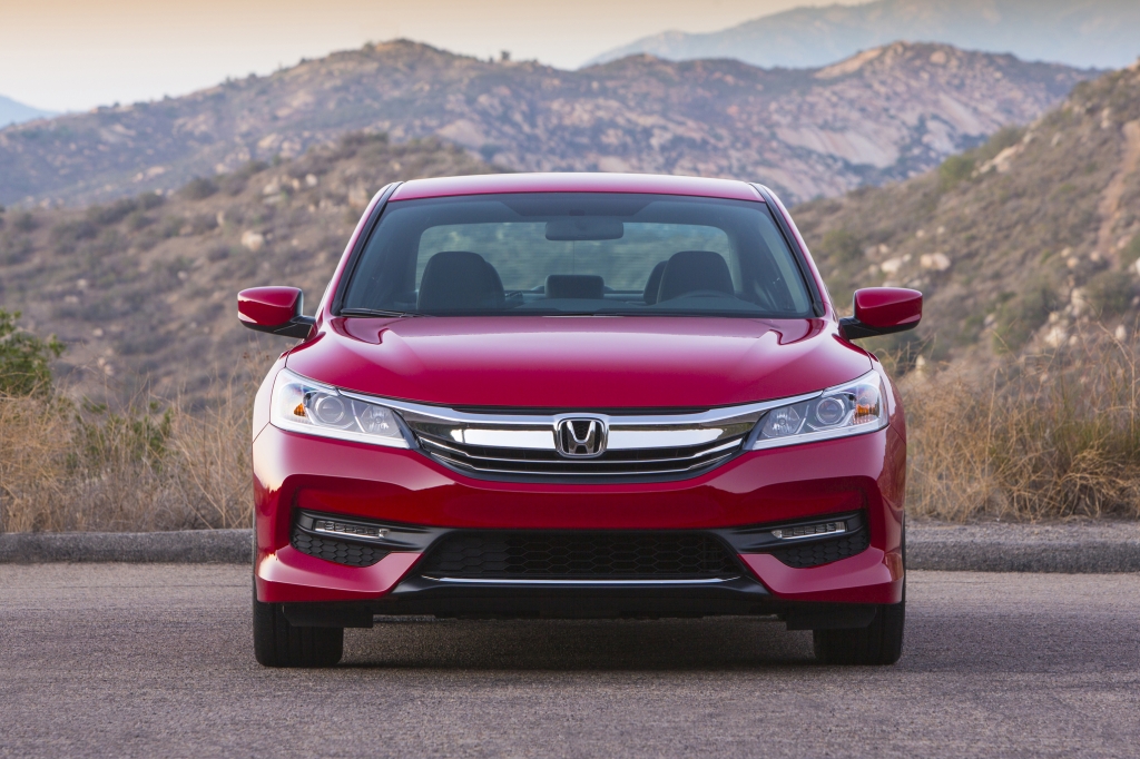 Honda Debuts New 10th Generation Civic With Apple CarPlay Support