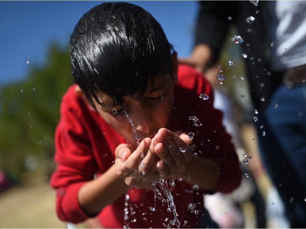 UK migrant in Greece helps the refugees his authorities won't settle for