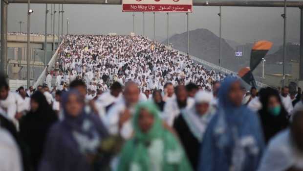 Hundreds of thousands of pilgrims make their way to perform the last rite of the Haj in Mina