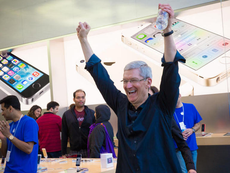 Tim Cook at the Apple Store