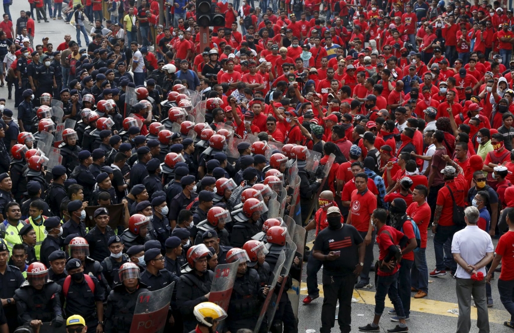 Another ‘red shirts’ rally at Petaling Street may backfire says M’sia deputy home minister