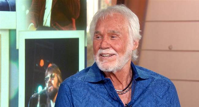 Kenny Rogers Will Retire from Touring After Upcoming World Tour