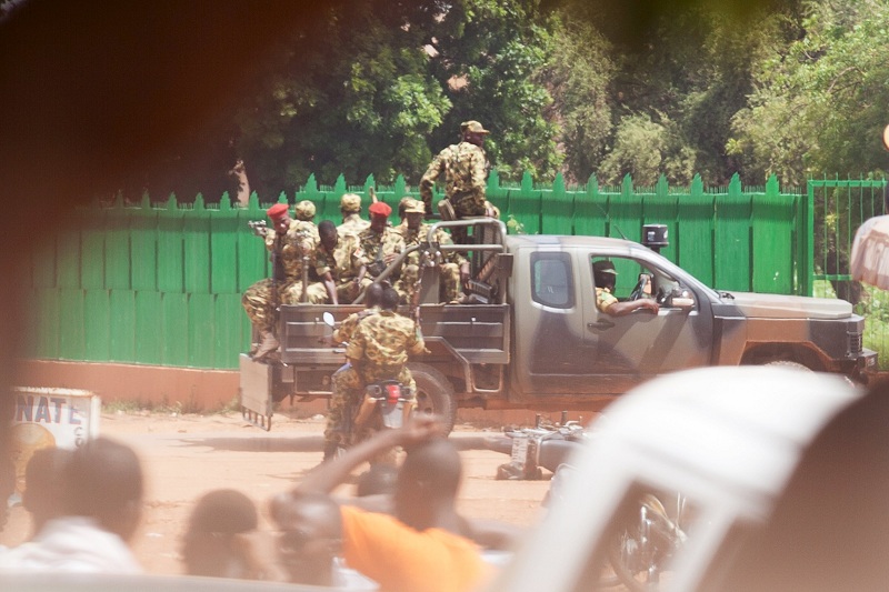 Members of the presidential guard look for protesters in Ouagadougou Burkina Faso