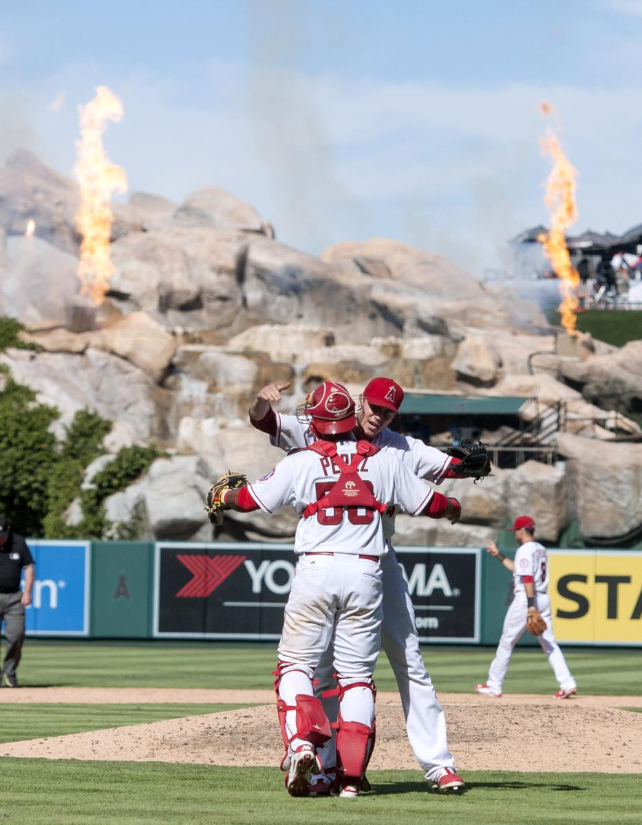 LA Angels win, edge closer to Houston Astros