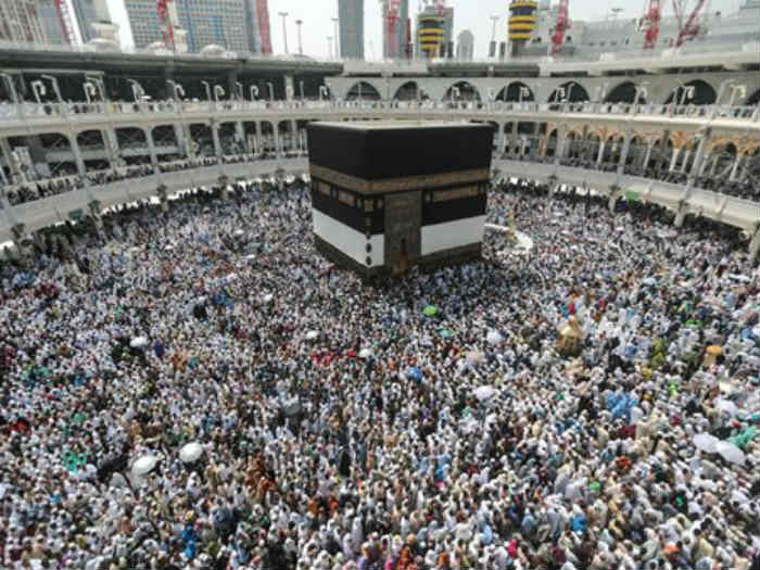 4 pilgrims injured in fire at Makkah hotel