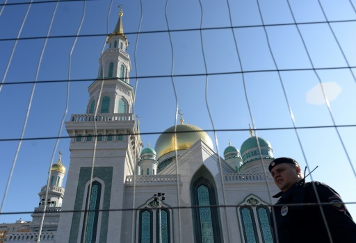 Putin opens huge new mosque in Russian capital