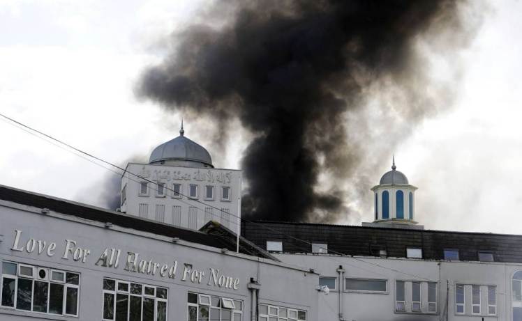 Fire breaks out in UK's Baitul Futuh Mosque