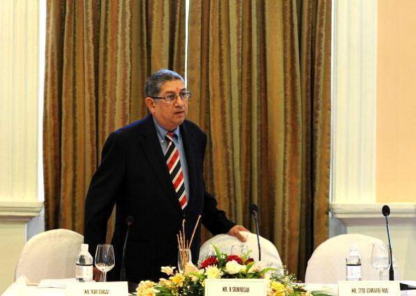 N Srinivasan is reported to have met Sharad Pawar to discuss BCCI Presidency