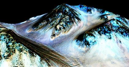 Strong evidence Mars has streams of salt water in summertime