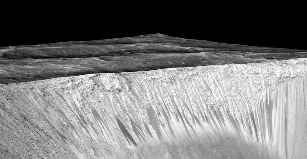 Life on Mars? NASA says planet appears to have flowing water