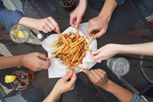 Americans eat all day and don’t follow 3 meals rule Study