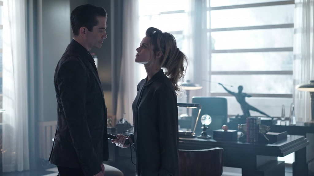 GOTHAM  Theo Galavan and Barbara in the Rise of the Villains ÒKnock KnockÓ episode of GOTHAM airing Monday Sept. 28 on FOX