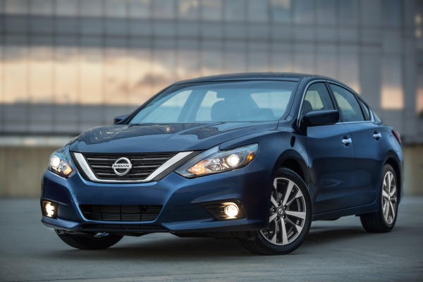 2016 Nissan Altima: First Look