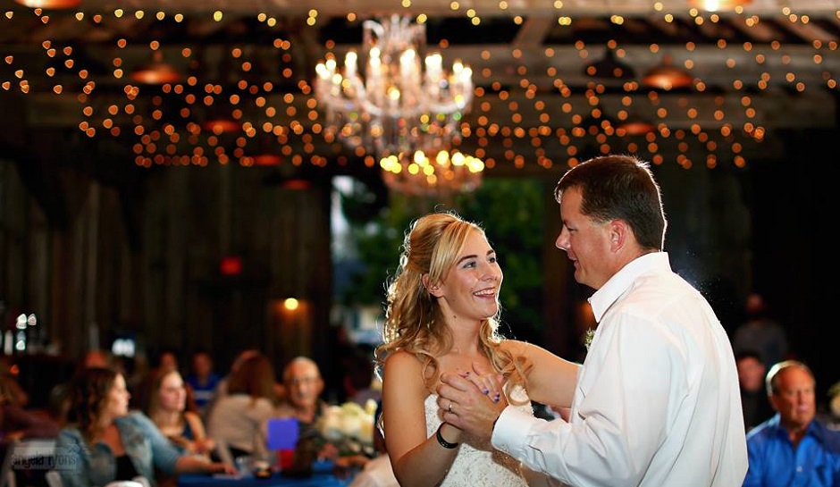 Bride whose dad Kent Mundell was killed shares dance with fellow officers