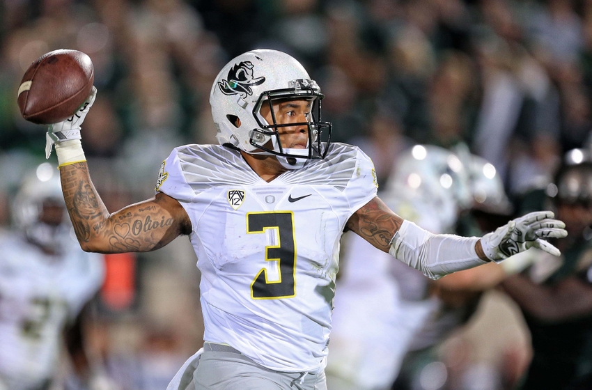 Vernon Adams out with broken finger Oregon to start Jeff Lockie at QB