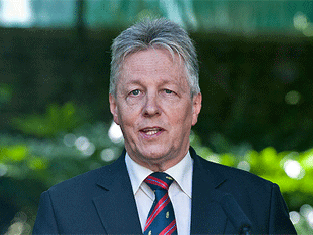 Peter Robinson Admitted To Belfast Hospital