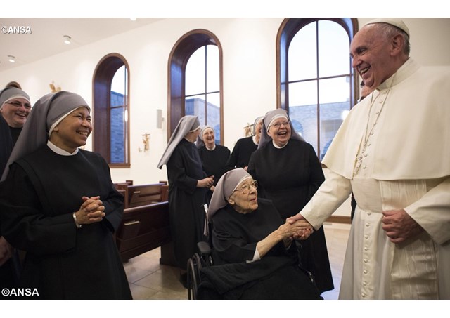 Pope Francis meets with Little Sisters of the Poor in Washington DC.- ANSA