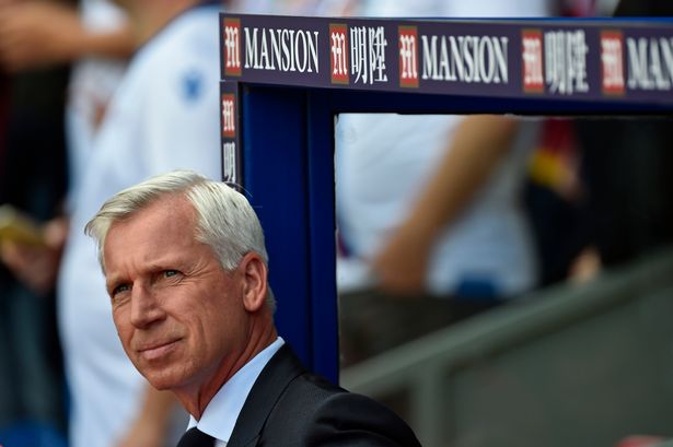 Crystal Palace manager Alan Pardew before the game