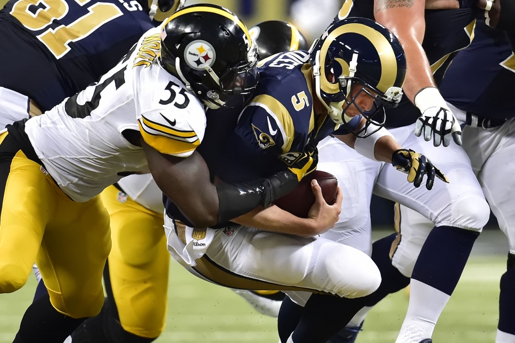 20150922pdSteelersSports16-9 Pittsburgh Steelers Arthur Moats sacks Rams quarterback Nick Foles in the second half at Edward Jones Dome in St Louis