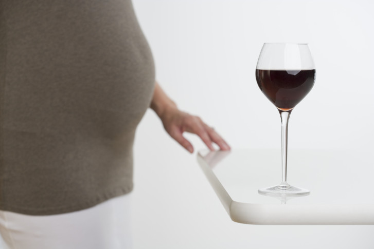 Survey: 10 percent of pregnant women drink