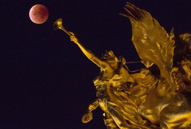 Supermoon Lunar Eclipse 2015 Live Stream: 10 Best Photos of Rare 'Blood Moon'