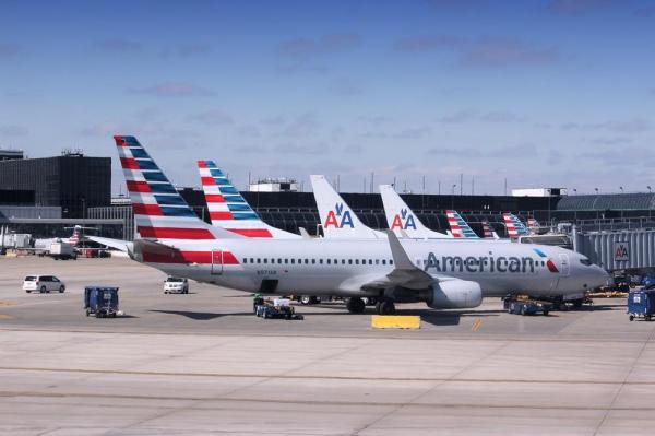 Technical problems halt American Airlines flights