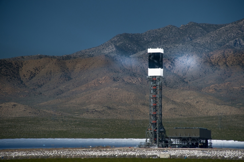 The Ivanpah Solar Electric Generating System in California is a concentrating solar power station.
Credit Howard Ignatius  flickr