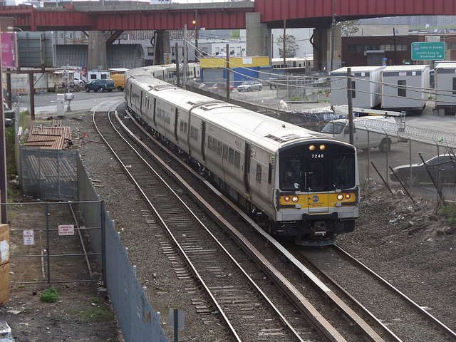 The Long Island Railroad was cruising for a bruising this morning on Twitter