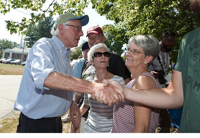 New Quinnipiac poll shows Bernie Sanders Hillary Clinton in Iowa dead heat