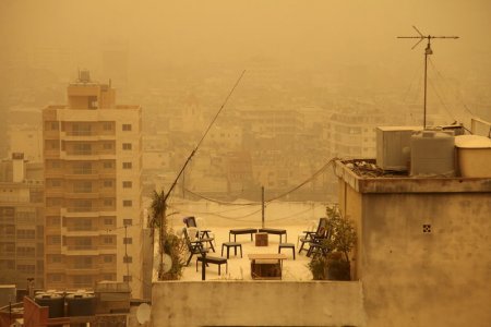 Unseasonal sandstorm hits Lebanon, Syria