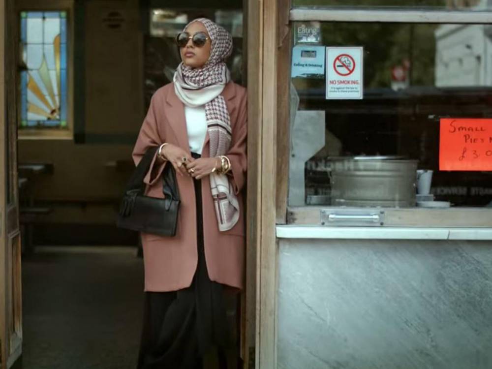 H&M features its first Muslim model wearing a hijab and she looks completely awesome